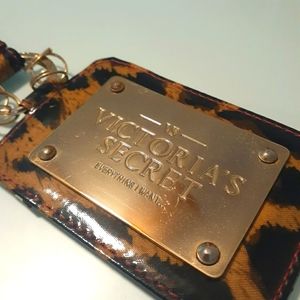 VICTORIA’S SECRET Vintage Leopard Gold Luggage Tag